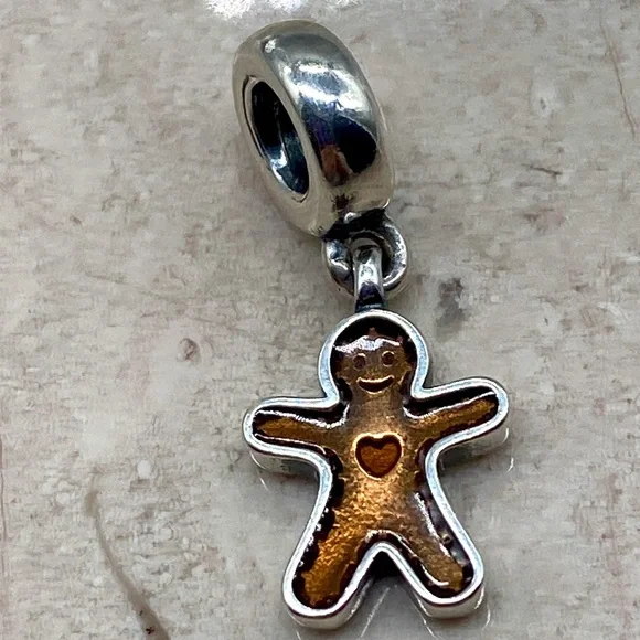 Vintage Authentic Pandora bead charm in a Christmas Gingerbread Man 🤶 - Picture 2 of 4